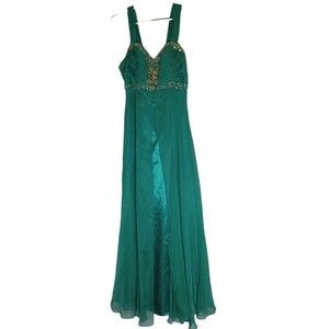 Mayqueen Couture Green Ball Gown Size Medium.
